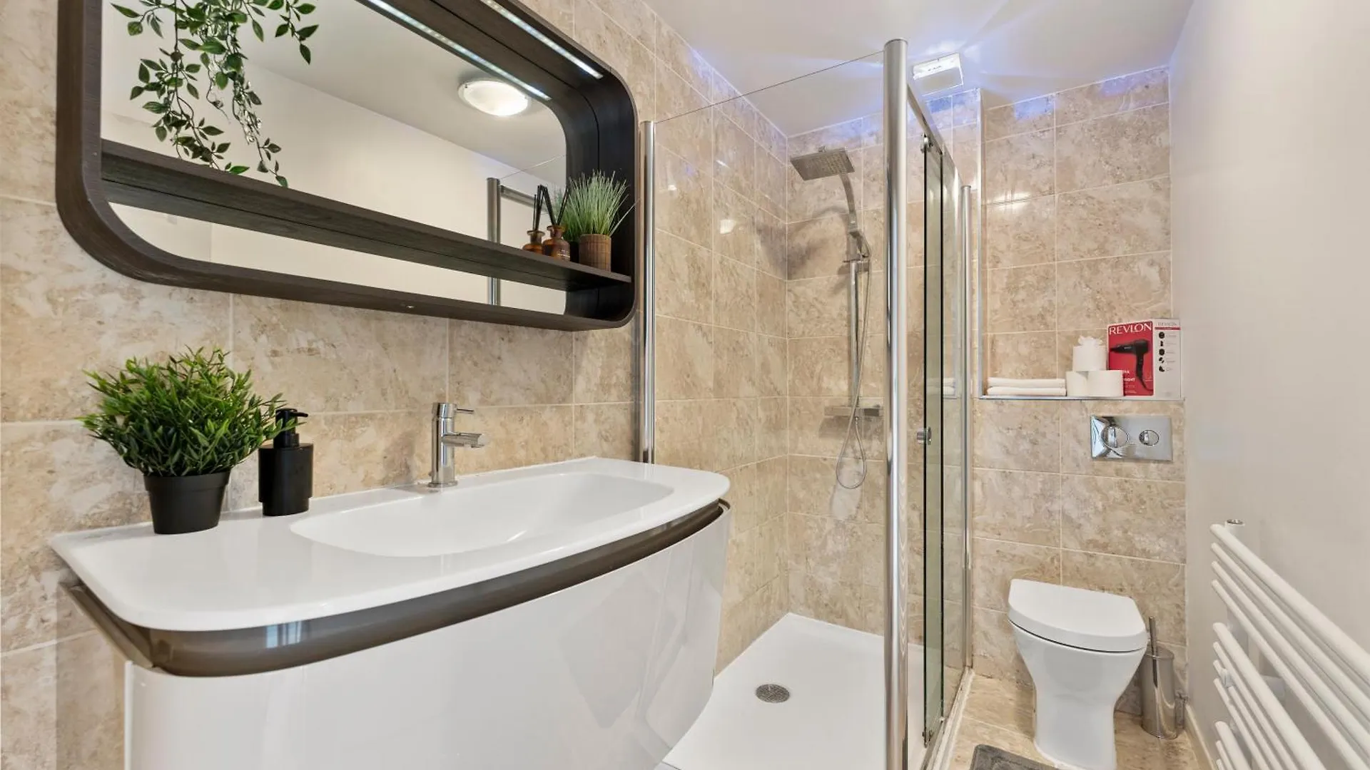 Modern 2-Bedroom House - Garden - Parking Cambridge
