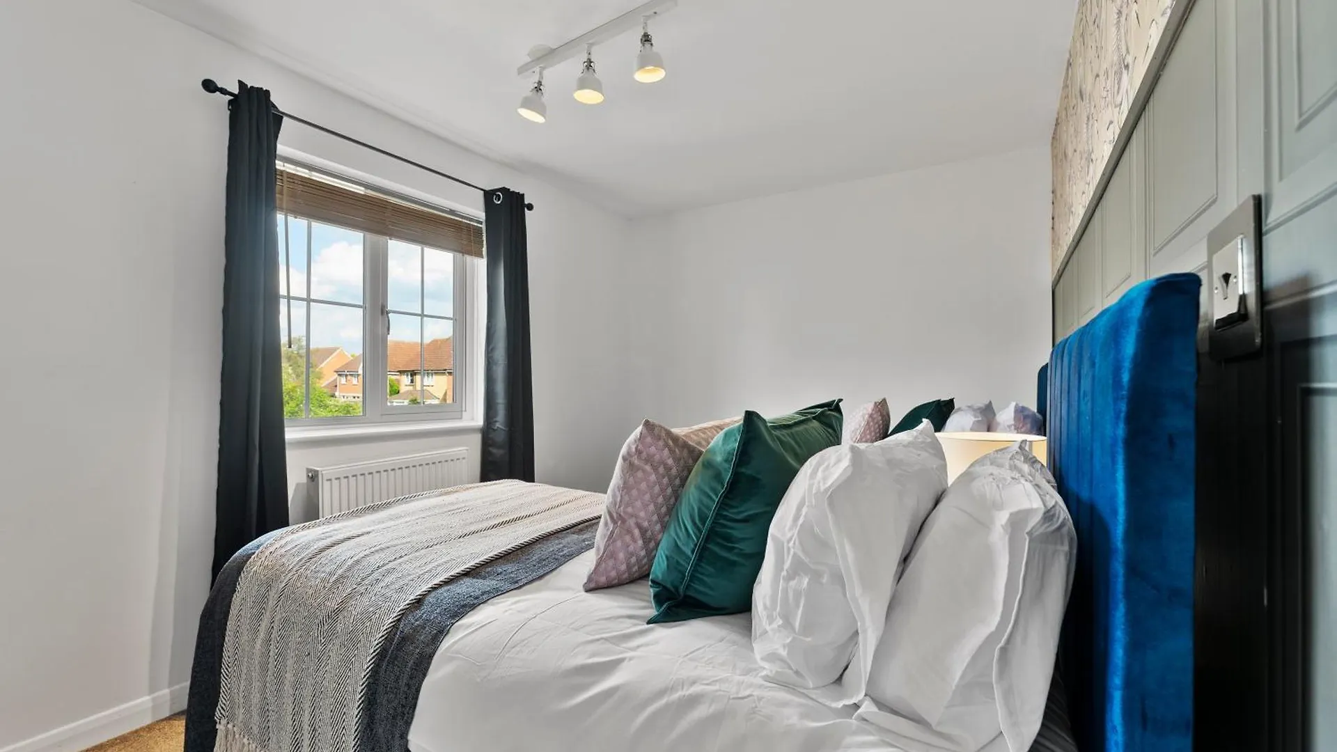 Modern 2-Bedroom House - Garden - Parking Cambridge 0*,