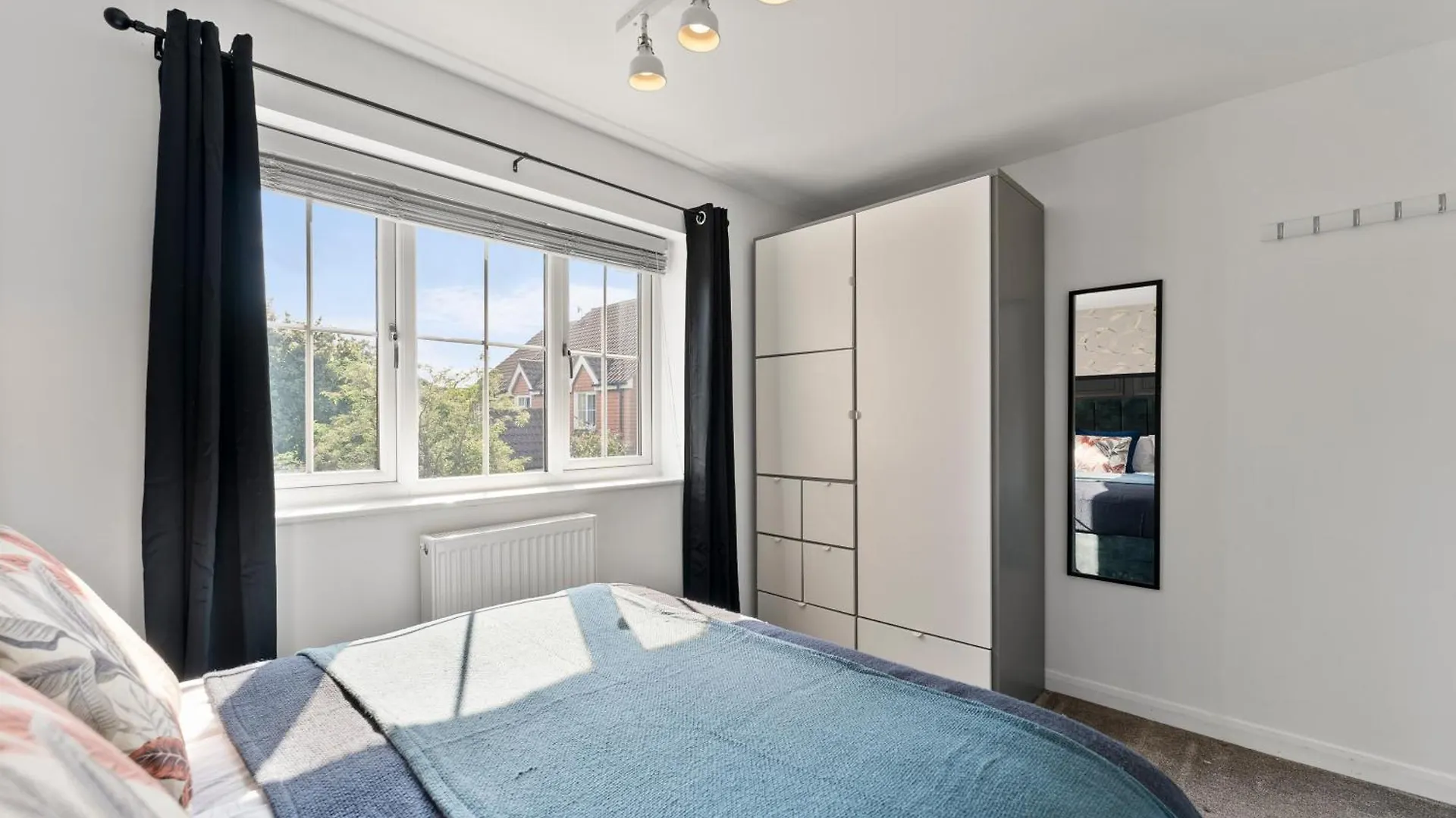 Modern 2-Bedroom House - Garden - Parking Cambridge Semesterbostad
